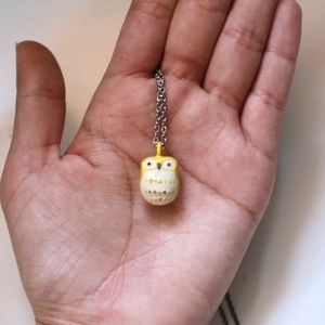 Ezequiel the yellow owl necklace!